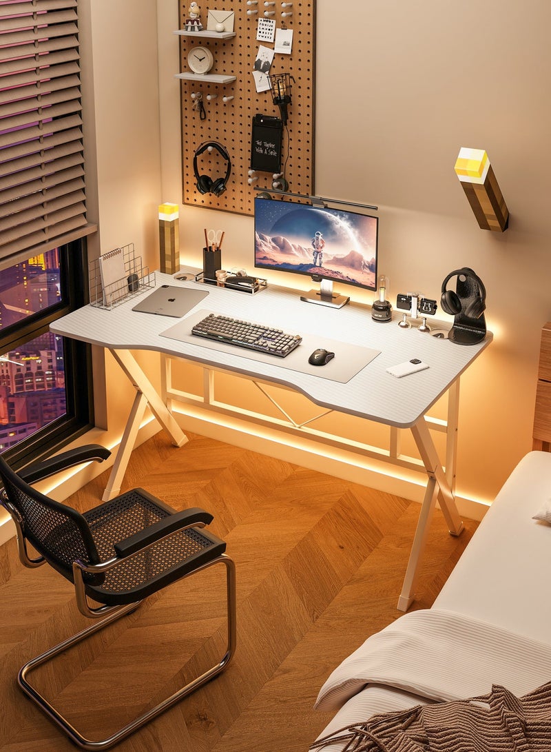 زانوتا طاولة مكتب على شكل حرف K مريحة مكتب دراسة مكتب واسع، طاولة مكتب منزلي، مكتب ألعاب، طاولة كمبيوتر طاوله قيمنق طاولة دراسة مع سطح مكتب من ألياف الكربون مثالية للطلاب واللاعبين،أبيض - Image 2